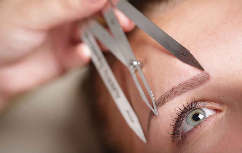 تکنیک های قرینه سازی ابرو