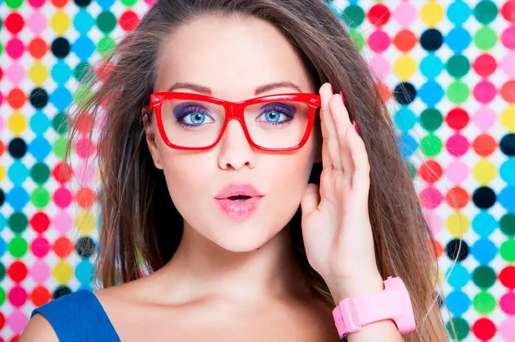میکاپ صورت برای عینکی‌ها