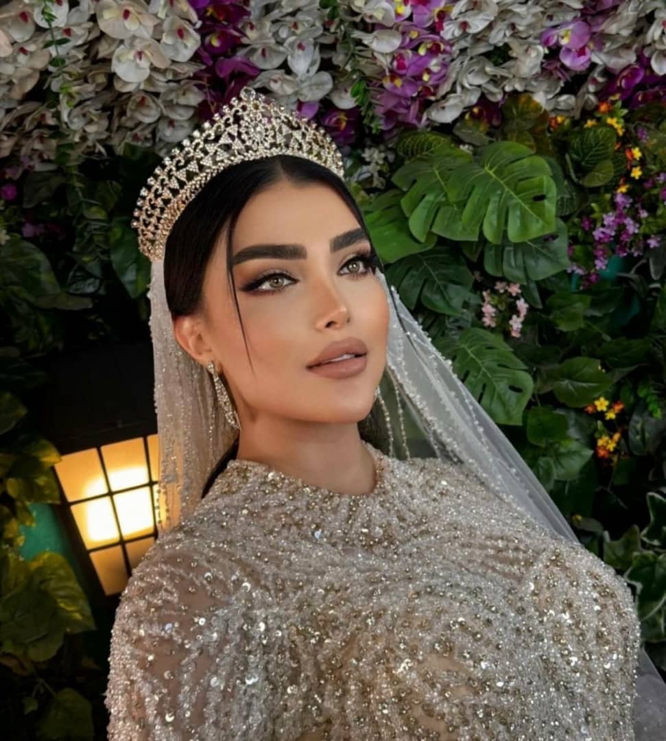 نقش تاج عروس در شینیون